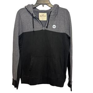 Hollister Men's grey and black quarter-zip hoodie Size S